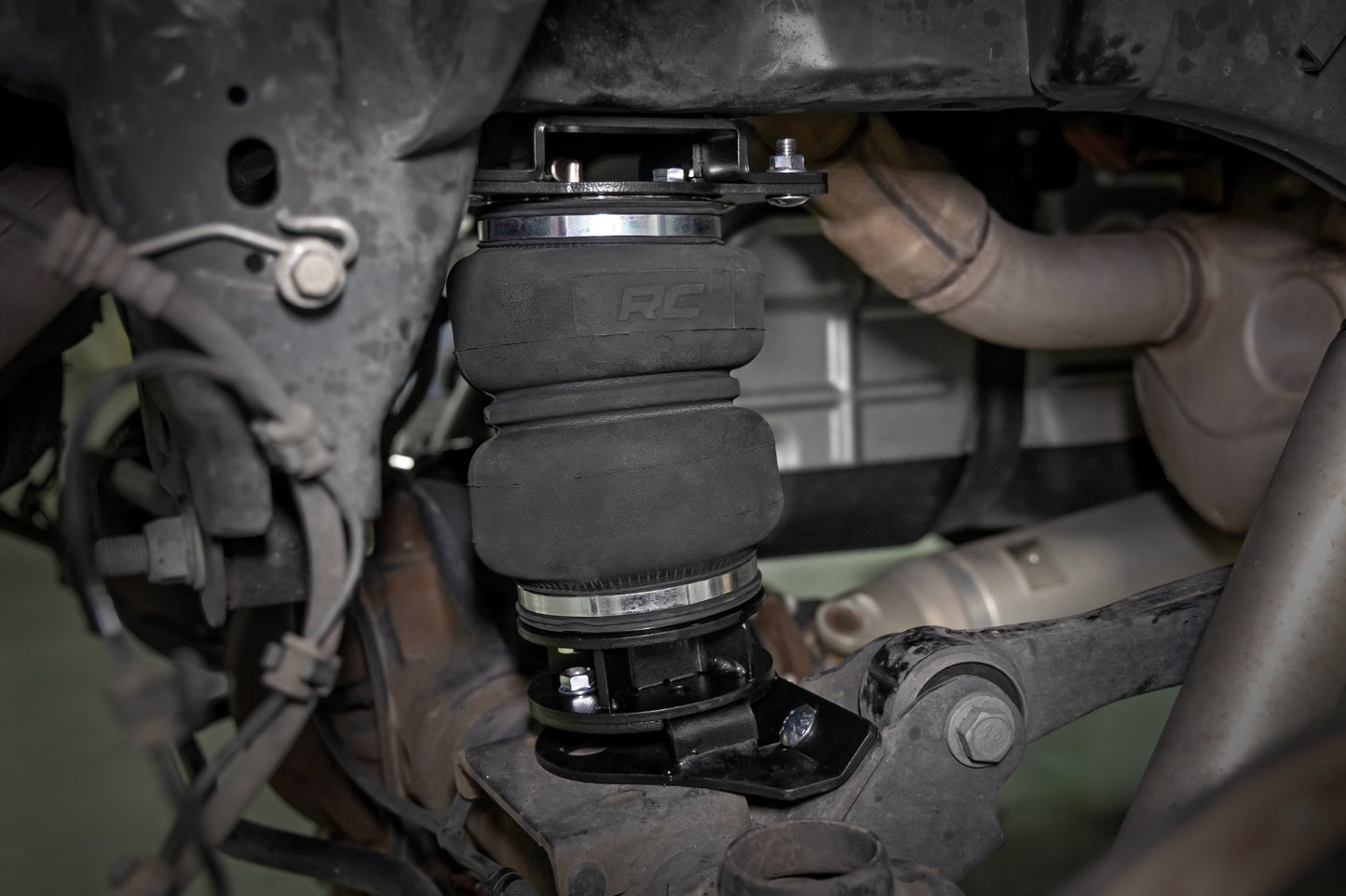 Fits Ram 1500 4WD(2019-2025) Air Spring w/compressor Wireless Controller 10035WC