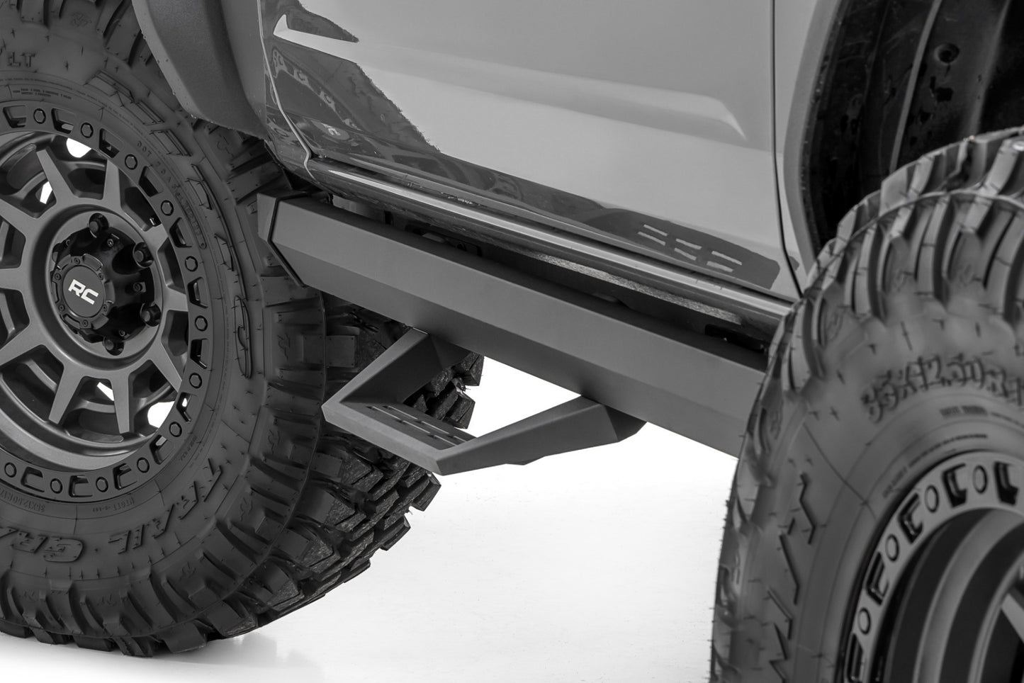 Rough Country SRL2 Adjustable Aluminum Step - 2 Door - Ford Bronco (2 Door) 4WD (2021-2025) - 51038