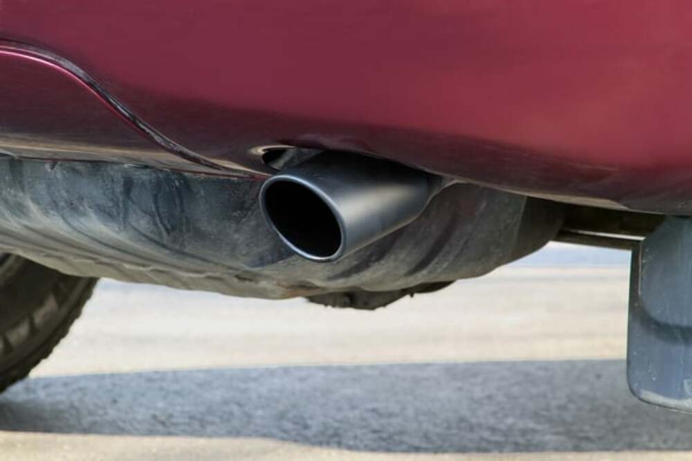 Flowmaster 717939 - Cat-back Exhaust System Flowmaster FlowFX fits 99-04 Jeep Grand Cherokee