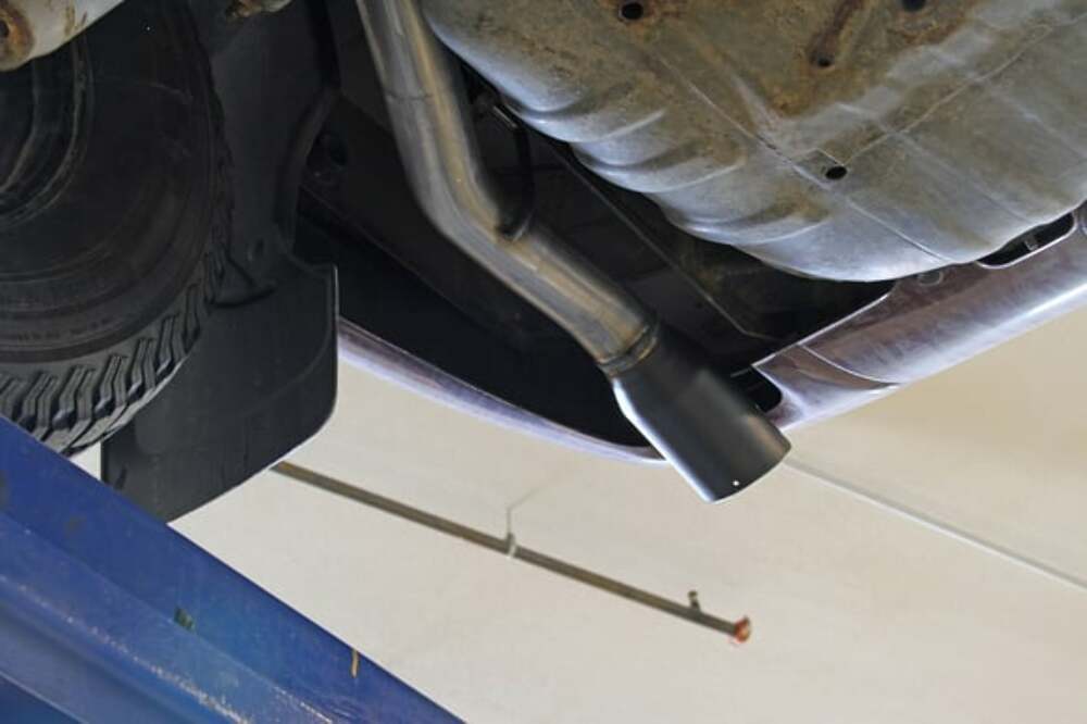 Flowmaster 717939 - Cat-back Exhaust System Flowmaster FlowFX fits 99-04 Jeep Grand Cherokee