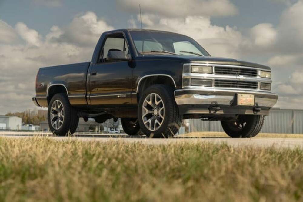 Fits 1996-1999 GM 1500 w/5.7L, Cat-Back, dual out same side exit, exhaust 718188