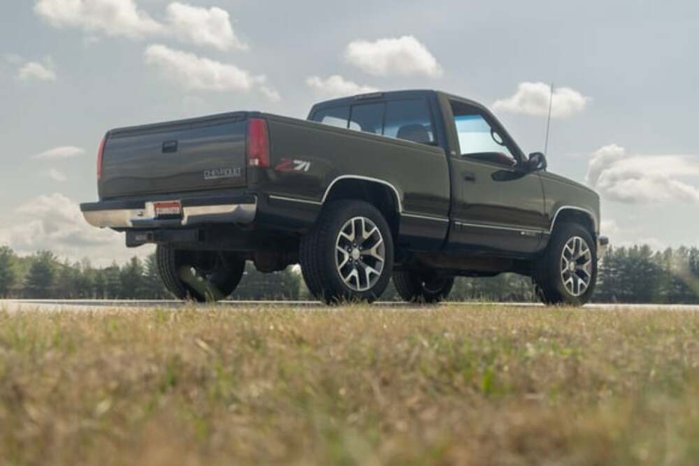 Fits 1996-1999 GM 1500 w/5.7L, Cat-Back, dual out same side exit, exhaust 718188