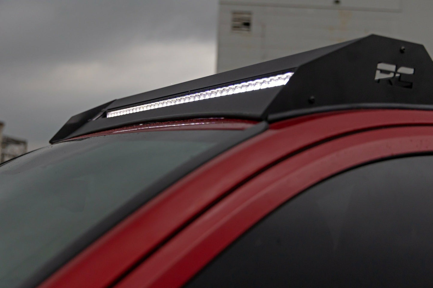 Fits Toyota Tacoma 2WD/4WD (2024) Roof Rack; 40" Black LED; 72110
