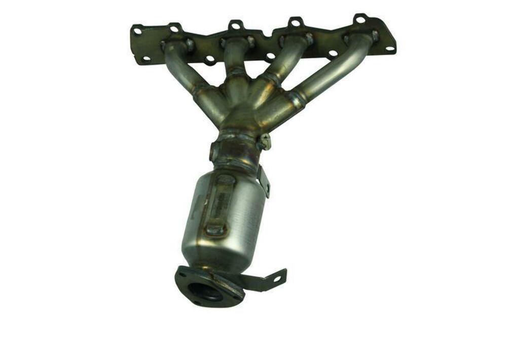 Exhaust Manifold with Integrated Catalytic Converter 2008 Chevrolet Malibu 2.2L