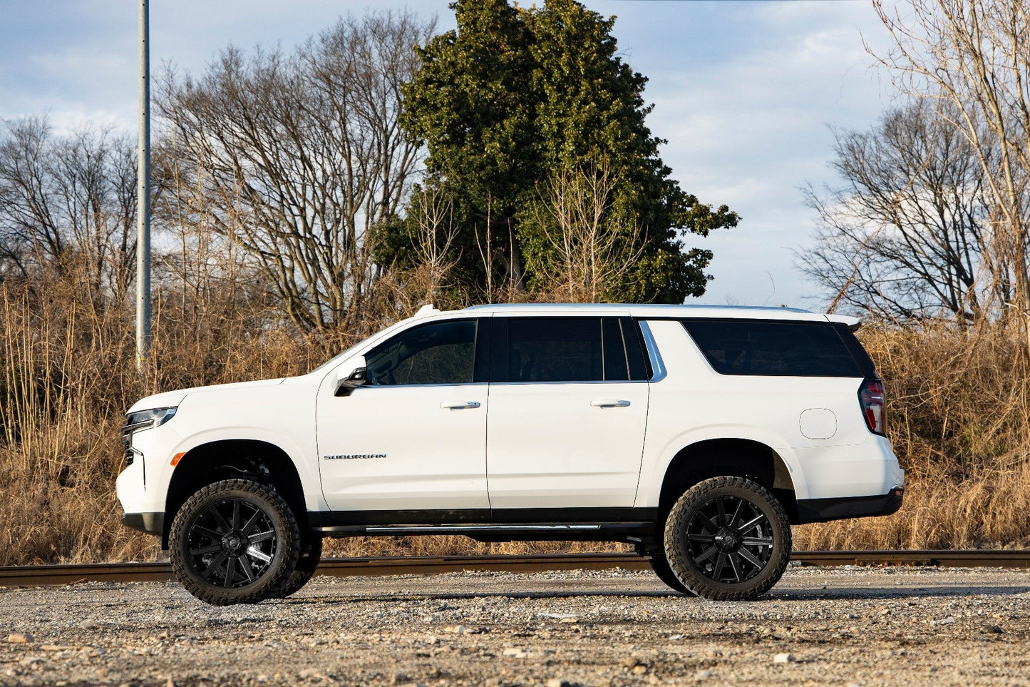 Rough Country 6 Inch Lift Kit - N3 Struts - Chevy/GMC SUV 1500 4WD (2021-2024) - 10930