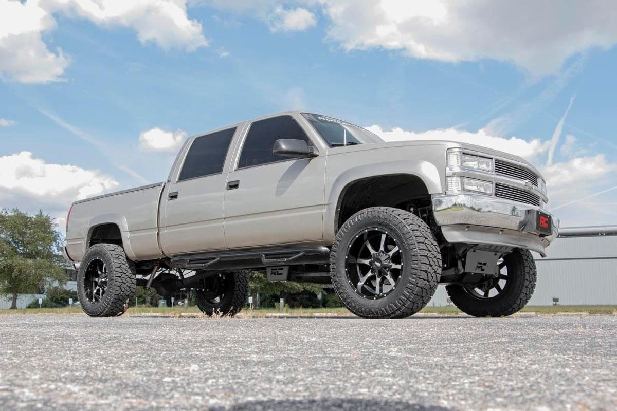 Rough Country 6 Inch Lift Kit - 8-Lug - V2 - Chevy 3/4-Ton Suburban/C2500/K2500 Truck/C3500/K3500 Truck (88-00) - 16170