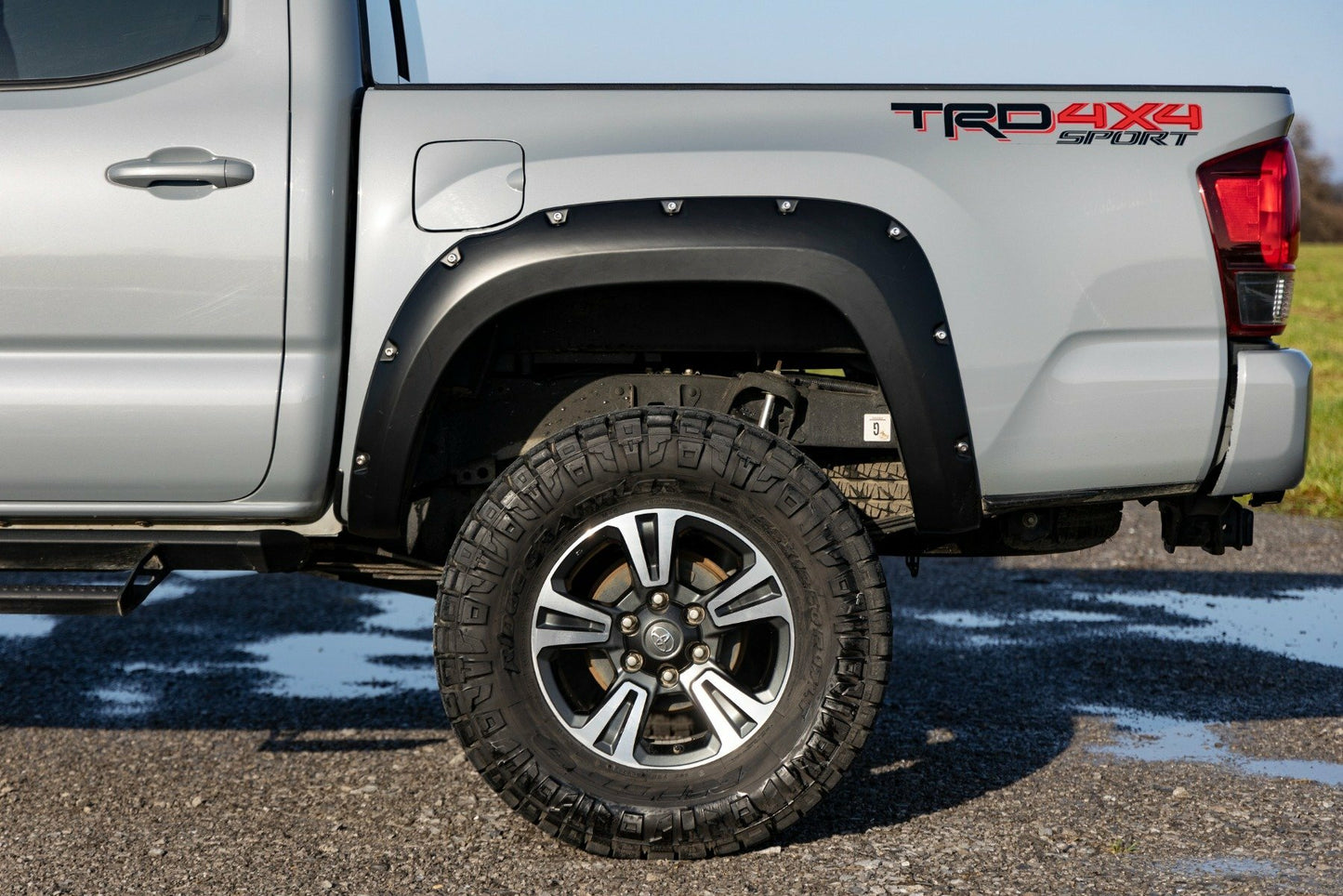 Fits Toyota Tacoma (16-23) Pocket Fender Flares 6X3 Lunar Rock F-T11621A-6X3