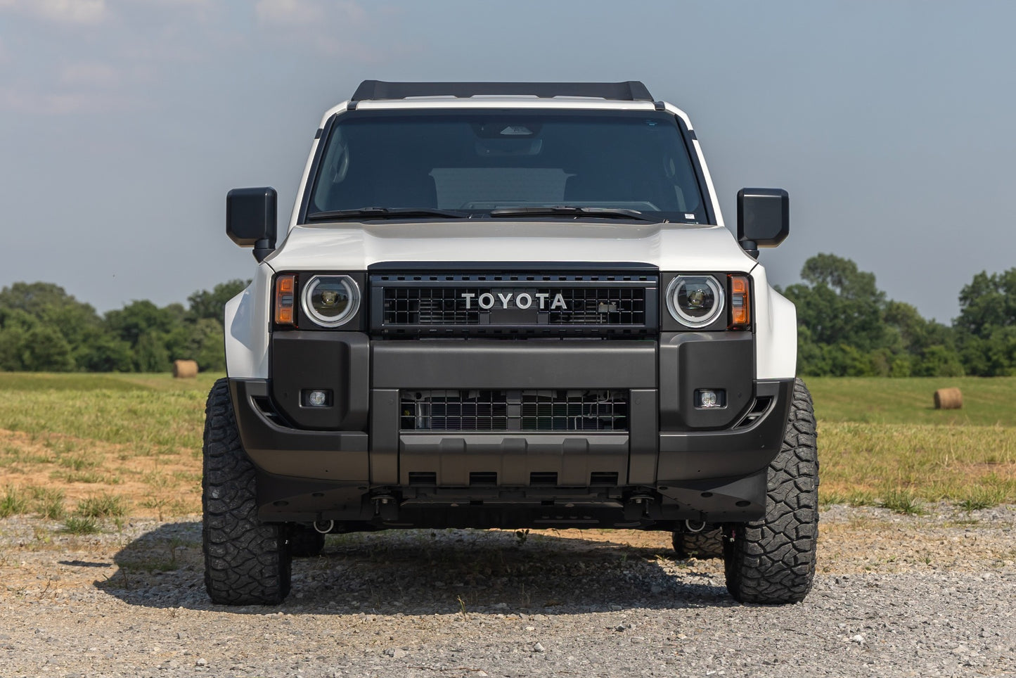 Rough Country M1R Reservoir Loaded Struts - 2 Inch - Front - Toyota Land Cruiser 4WD (24-25) - 684187
