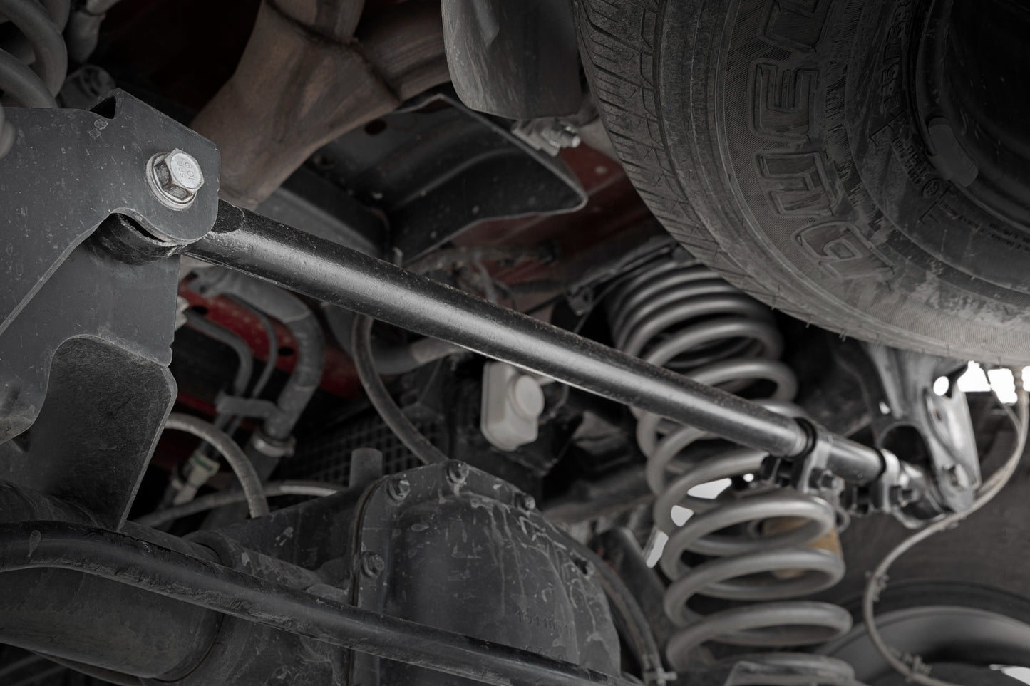 Fits Jeep Gladiator JT 4WD (20-24) Track Bar; Forged; Rear; 2.5-6" Lift; 10651