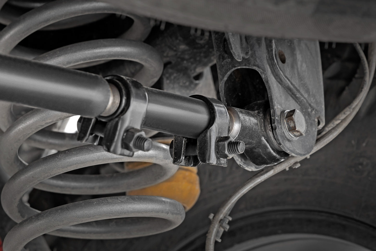 Fits Jeep Gladiator JT 4WD (20-24) Track Bar; Forged; Rear; 2.5-6" Lift; 10651