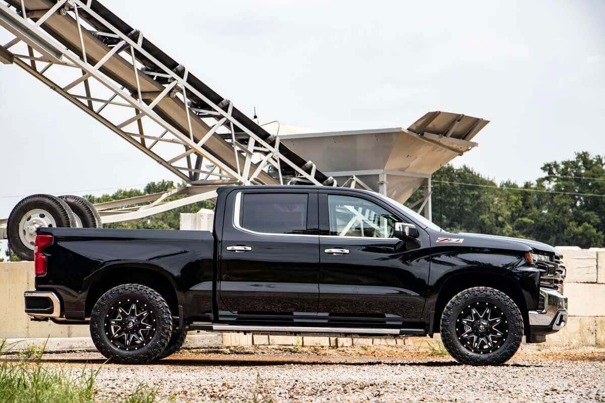 Fits Chevy Silverado & GMC Sierra 1500 2&4WD (2019-2024) 2" Leveling Kit; 1323