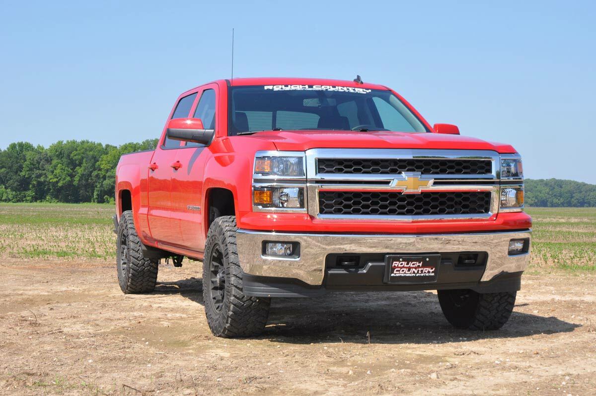 Fits Chevy/GMC 1500 (07-18) 2.5 Inch Lift Kit; Alu/Cast Steel; M1 Strut; 1340