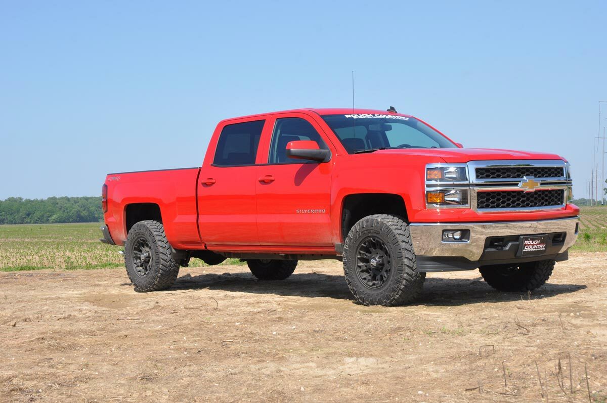 Fits Chevy/GMC 1500 (07-18) 2.5 Inch Lift Kit; Alu/Cast Steel; M1 Strut; 1340