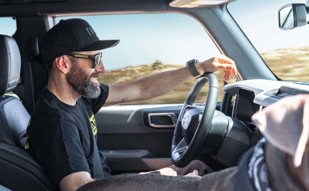 Universal Performance Muffler Mag SS 4X9 14 3/3.0 14319 Magnaflow