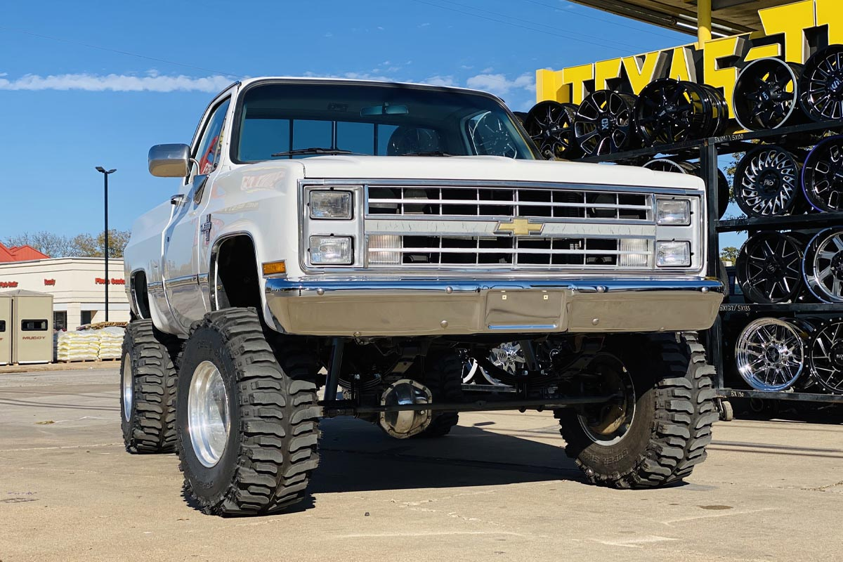 Fits Chevy C10/K10 C15 Truck/Half-Ton Suburban (77-91) 6" 52" RR Spring 20530