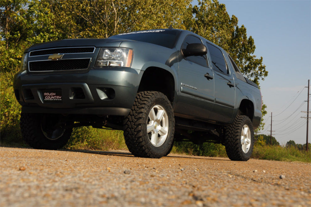 Fits Chevy Avalanche 2WD/4WD (2007-2013) 7.5 Inch Lift Kit; 20900