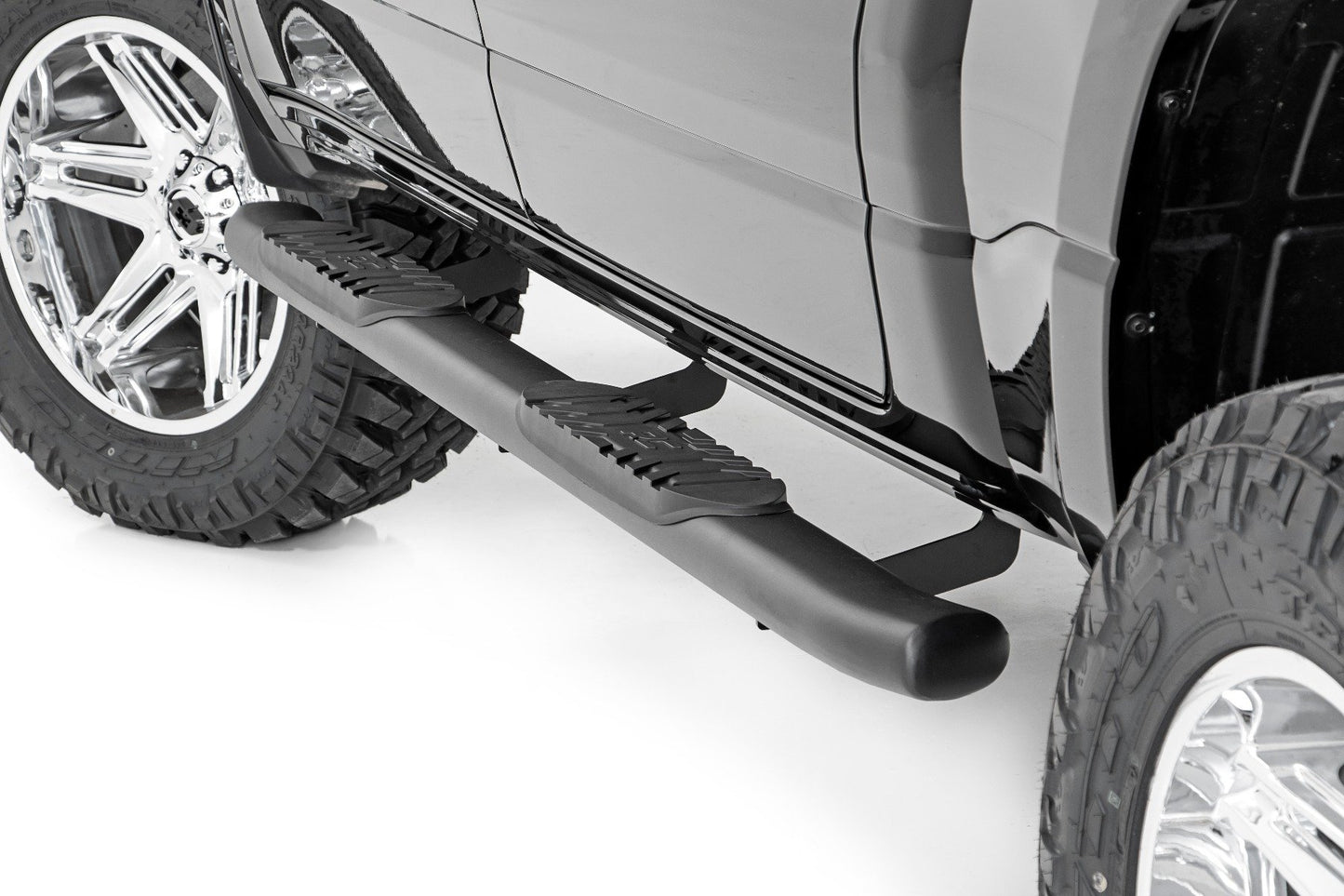 Fits Ram 1500 (19-25)/1500 TRX (21-24) Oval Nerf Step; Crew Cab; Black; 21004