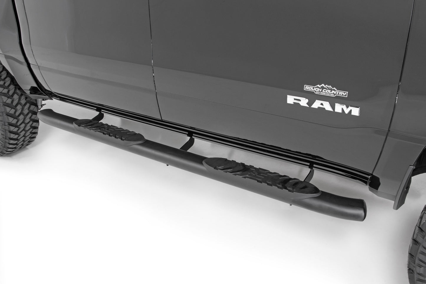 Fits Ram 1500 (19-25)/1500 TRX (21-24) Oval Nerf Step; Crew Cab; Black; 21004