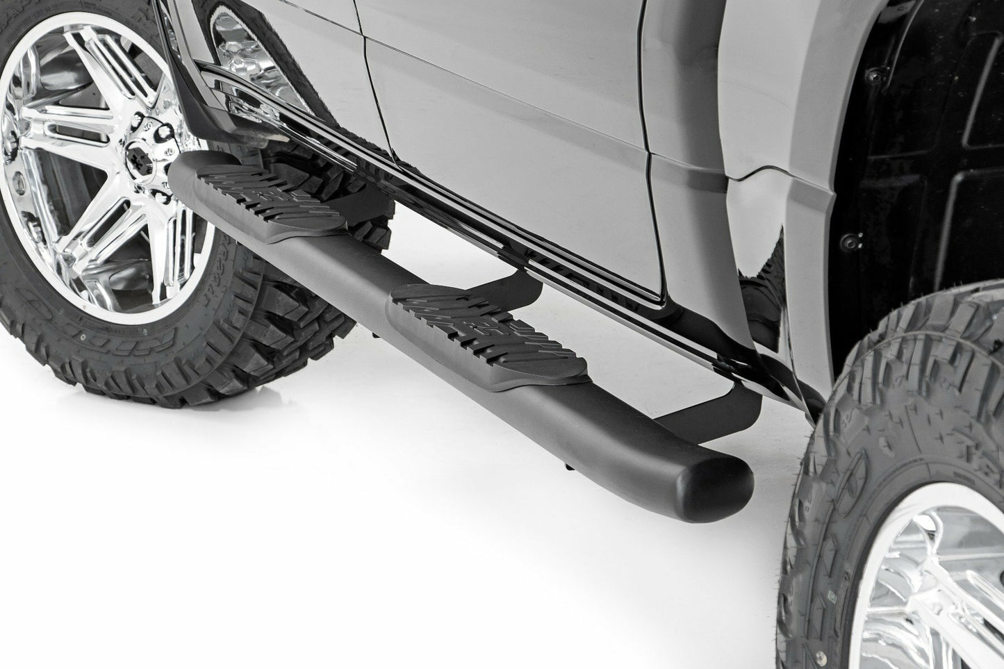 Fits Ram 1500 (19-25)/1500 TRX (21-24) Oval Nerf Step; Crew Cab; Black; 21004