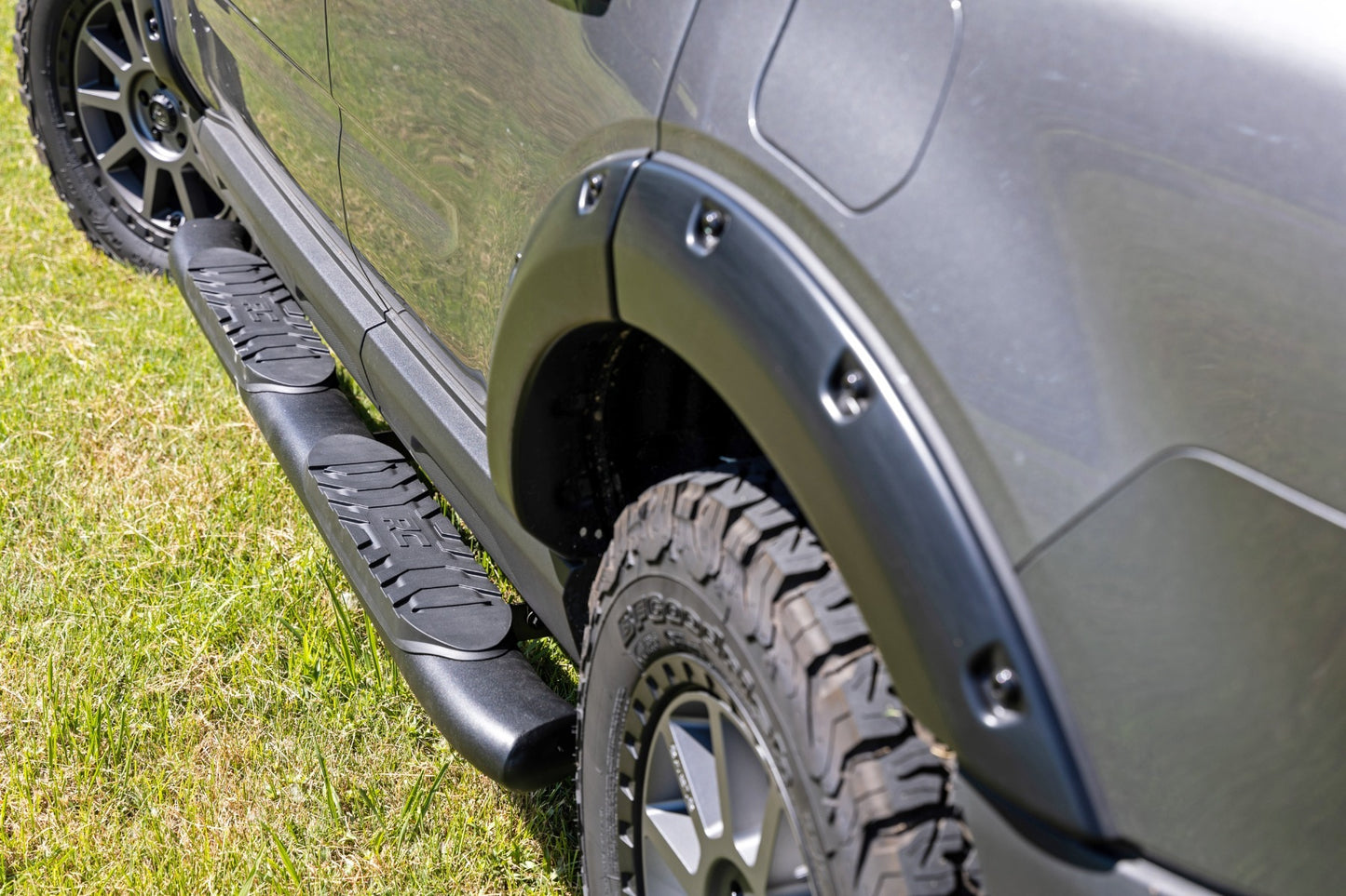 Fits Ford Bronco Sport 4WD (2021-2024) Oval Nerf Steps; Black; 21006