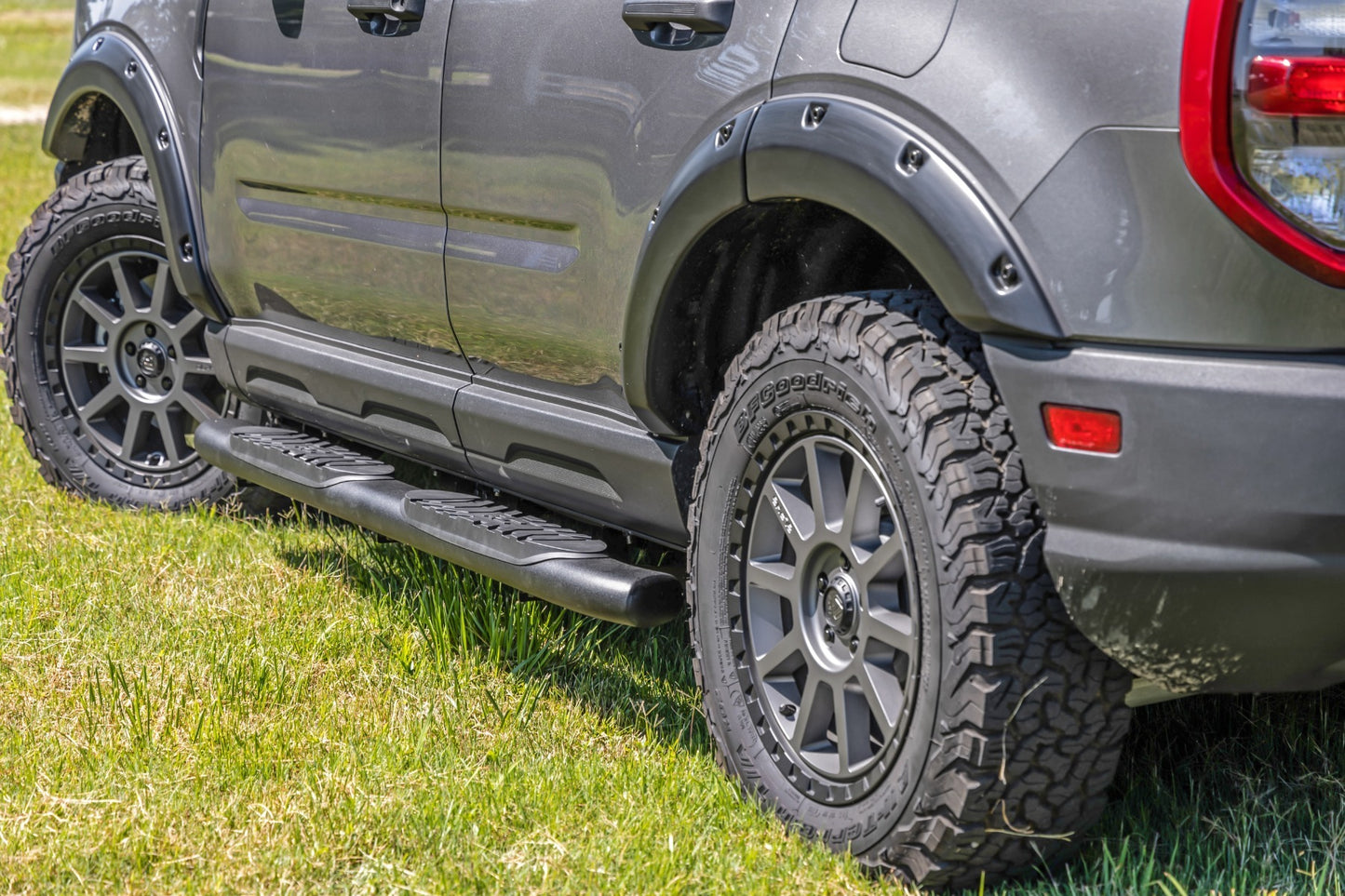 Fits Ford Bronco Sport 4WD (2021-2024) Oval Nerf Steps; Black; 21006