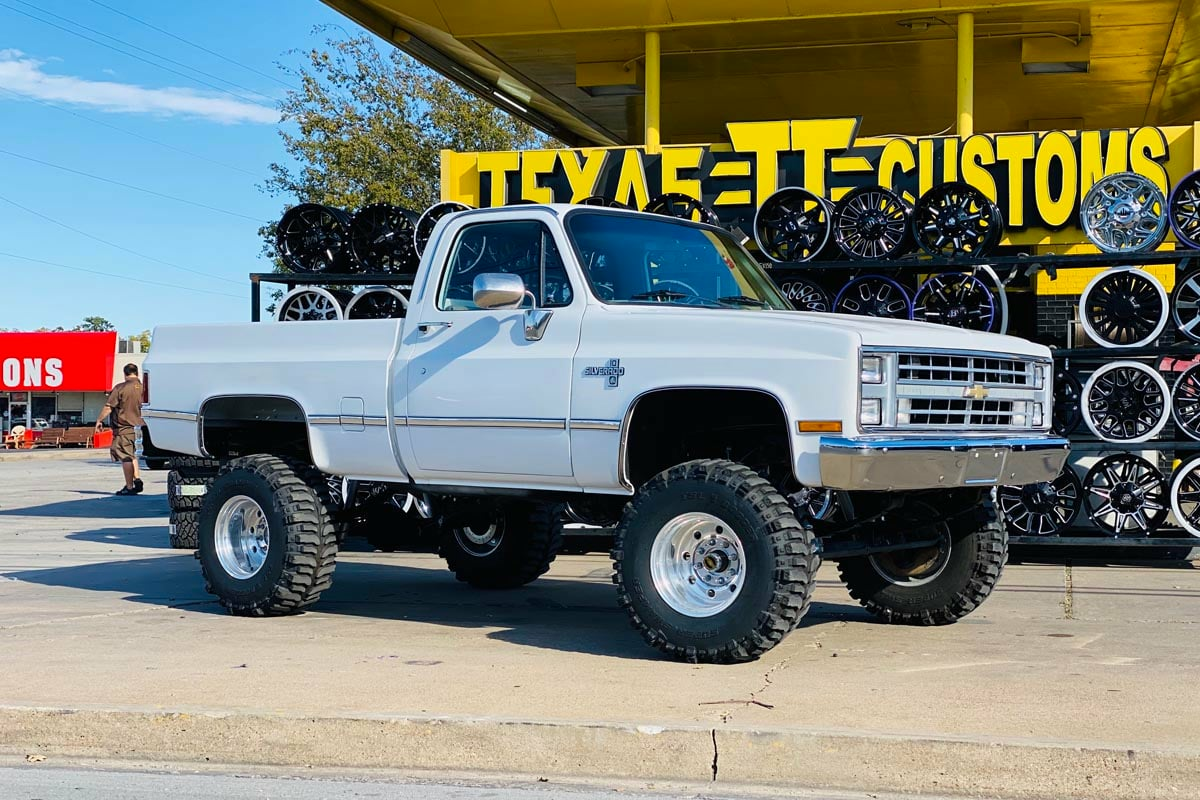Fits Chevy/GMC C10/K10 C15/K15 Truck/Jimmy(77-87) 6" Lift 56" Rear Springs 21430