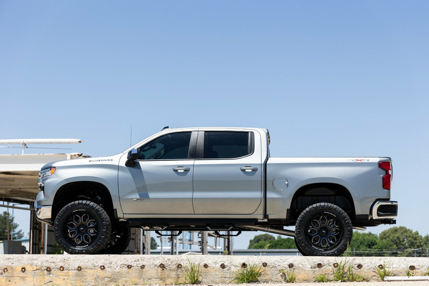 Fits Chevy Silverado 1500 2&4WD (2019-2024) 6" Lift Kit; M1 Struts/M1; 21740