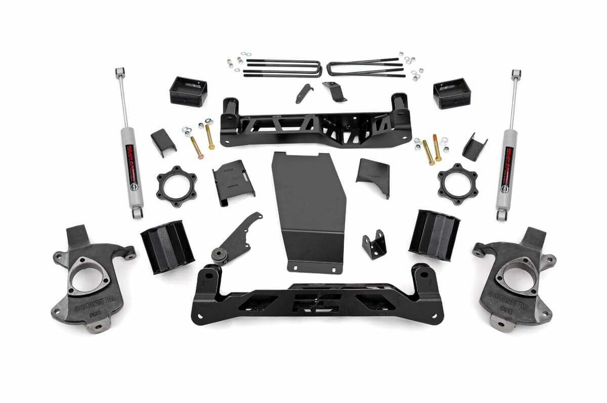 Fits Chevy/GMC 1500 4WD (14-18 & Classic) 5 Inch Lift Kit; Cast Steel; 22330
