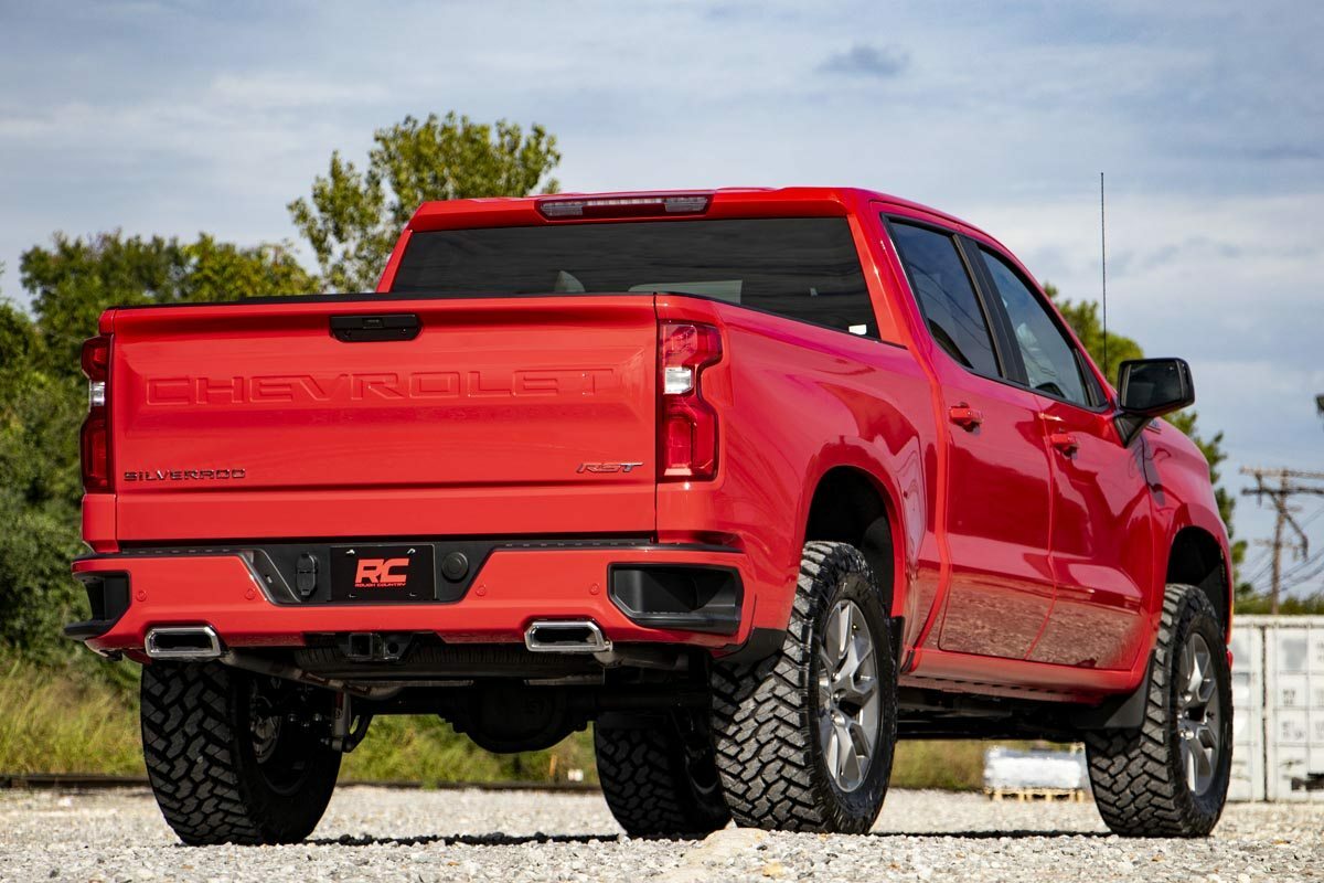 Fits GMC Sierra 1500 2WD/4WD (2019-2024) 3.5 Inch Lift Kit; 22630RED