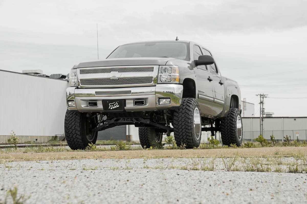 Fits Chevy Silverado & GMC Sierra 1500 4WD (2007-2013) 7.5 Inch Lift Kit; 26430