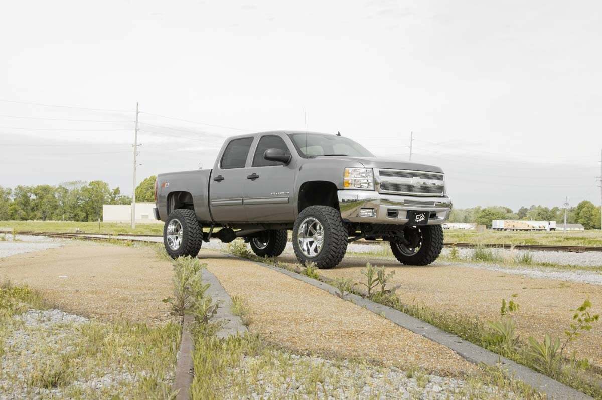 Fits Chevy Silverado & GMC Sierra 1500 4WD (2007-2013) 7.5 Inch Lift Kit; 26430