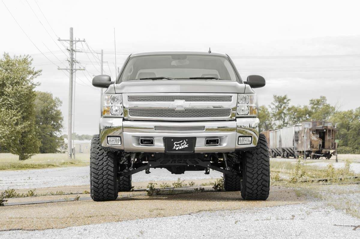 Fits Chevy Silverado & GMC Sierra 1500 4WD (2007-2013) 7.5 Inch Lift Kit; 26430