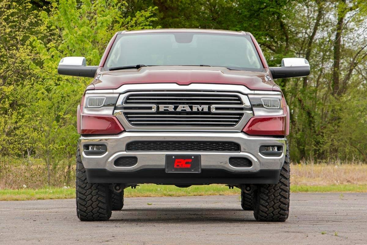 Fits Ram 1500 2WD/4WD (2019-2025) 3.5 Inch Lift Kit; M1 Struts/M1; 31440RED