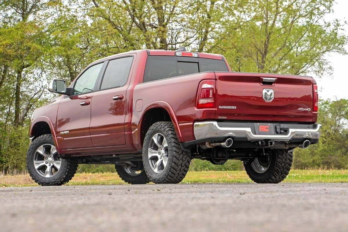 Fits Ram 1500 2WD/4WD (2019-2025) 3.5 Inch Lift Kit; M1 Struts/M1; 31440RED