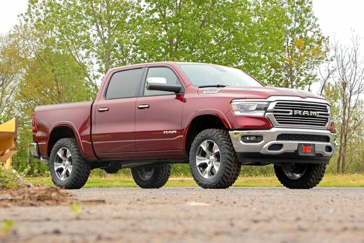 Fits Ram 1500 2WD/4WD (2019-2025) 3.5 Inch Lift Kit; M1 Struts/M1; 31440RED