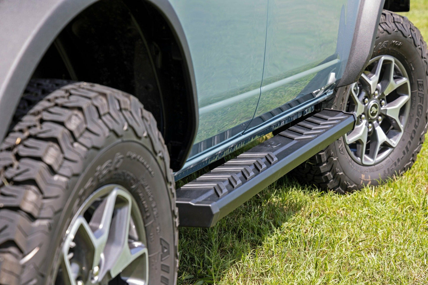Fits Ford Bronco 4WD (2021-24) BA2 Running Boards; Side Step Bars; 4-Door; 41007
