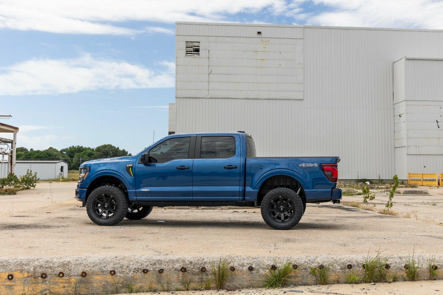 Fits Ford F-150 4WD (2021-2024) 3 Inch Lift Kit; Forged UCA; N3 Struts; 41431