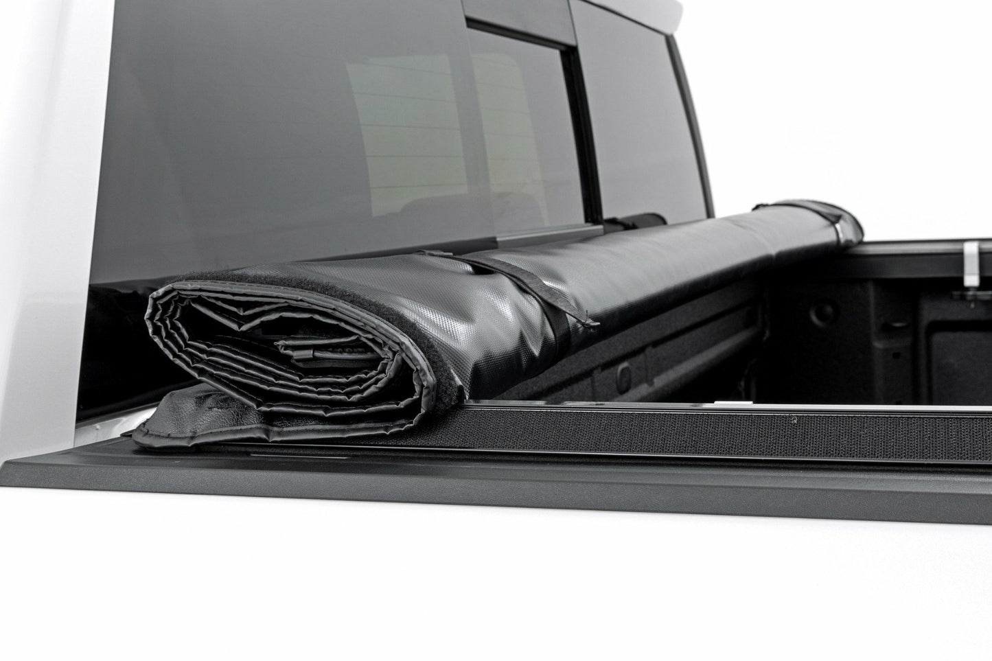 Fits Chevy/GMC 1500 (19-24) Soft Roll Up Bed Cover; 5'10" Bed; 42120580