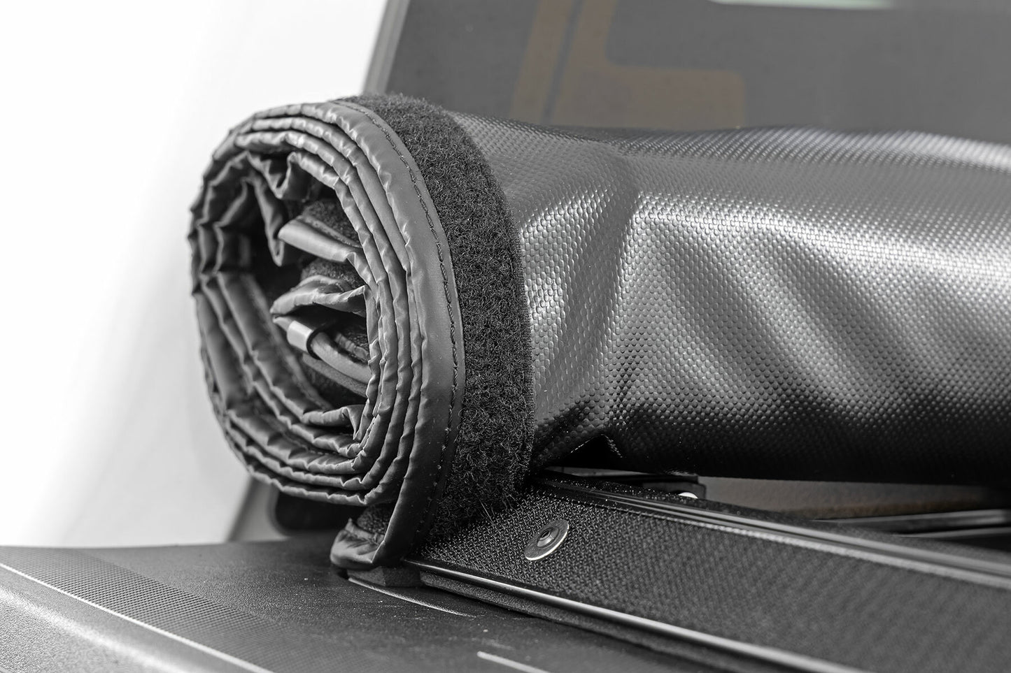 Fits Ford F-250/F-350 SD (17-24) Soft Roll Up Bed Cover; 6'10" Bed; 42517650