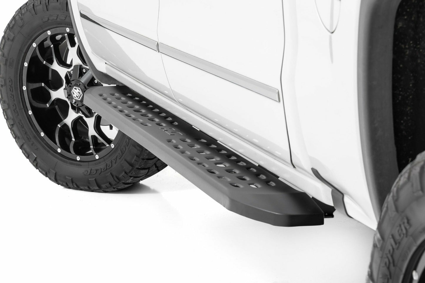 Fits Chevy 1500/2500HD/3500HD(07-18 &Classic) RPT2 Running Boards Crew Cab 44001