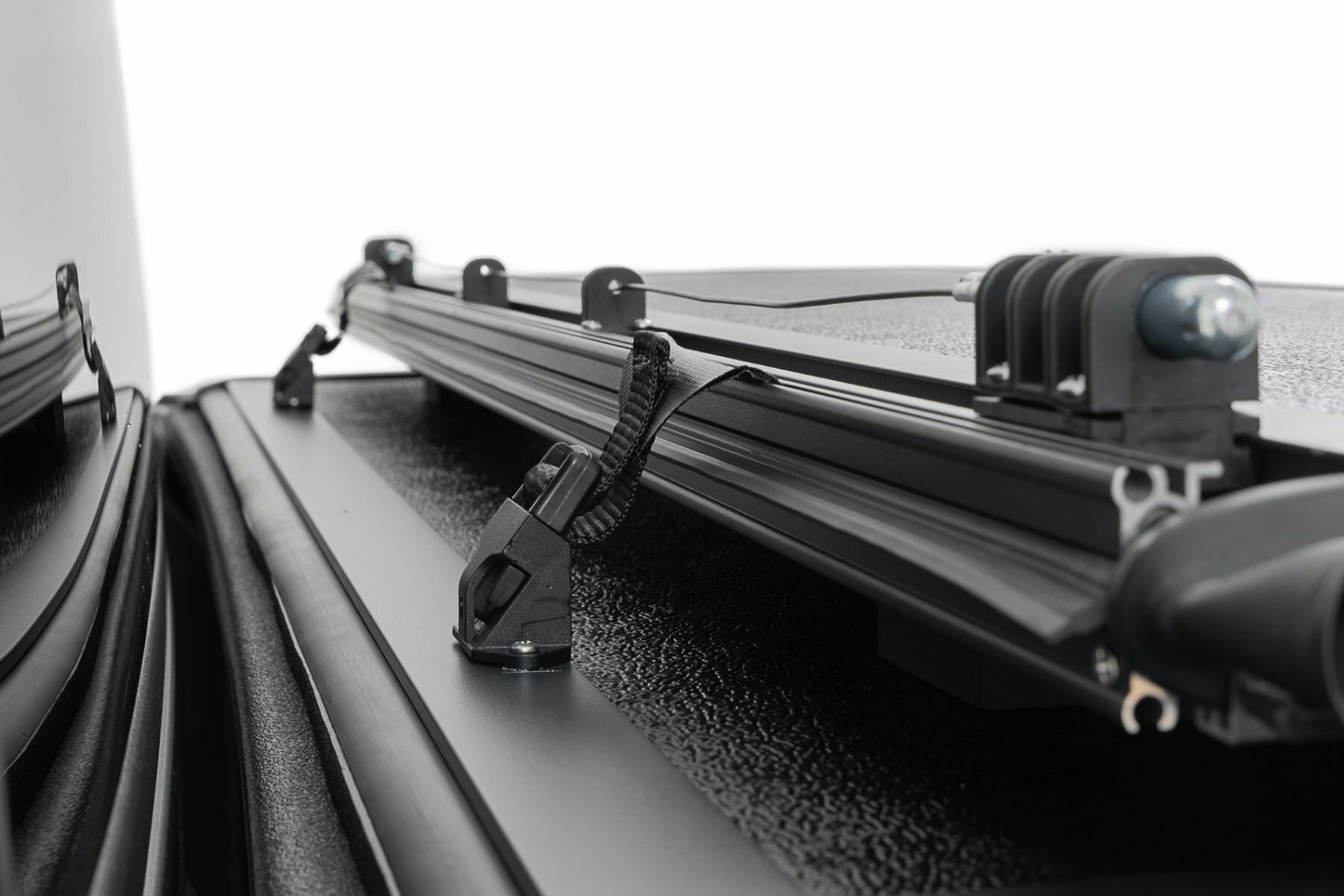 Fits Jeep Gladiator JT 4WD(2020-24) Hard Low Profile Bed Cover 5' Bed 47620500B