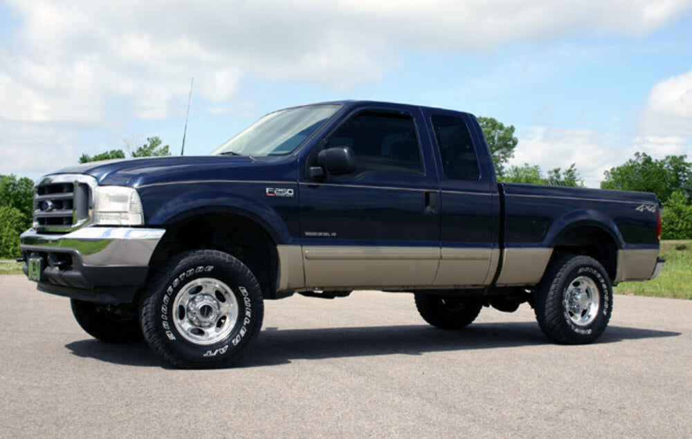 Fits Ford F-250/F-350 SD 4WD (99-04) 2.5" Leveling Kit; Leaf Spring; 489.2