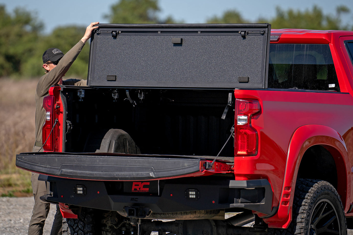 Fits Chevy/GMC 1500 (19-24) Hard Tri-Fold Flip Up Bed Cover; 6'7" Bed; 49120650