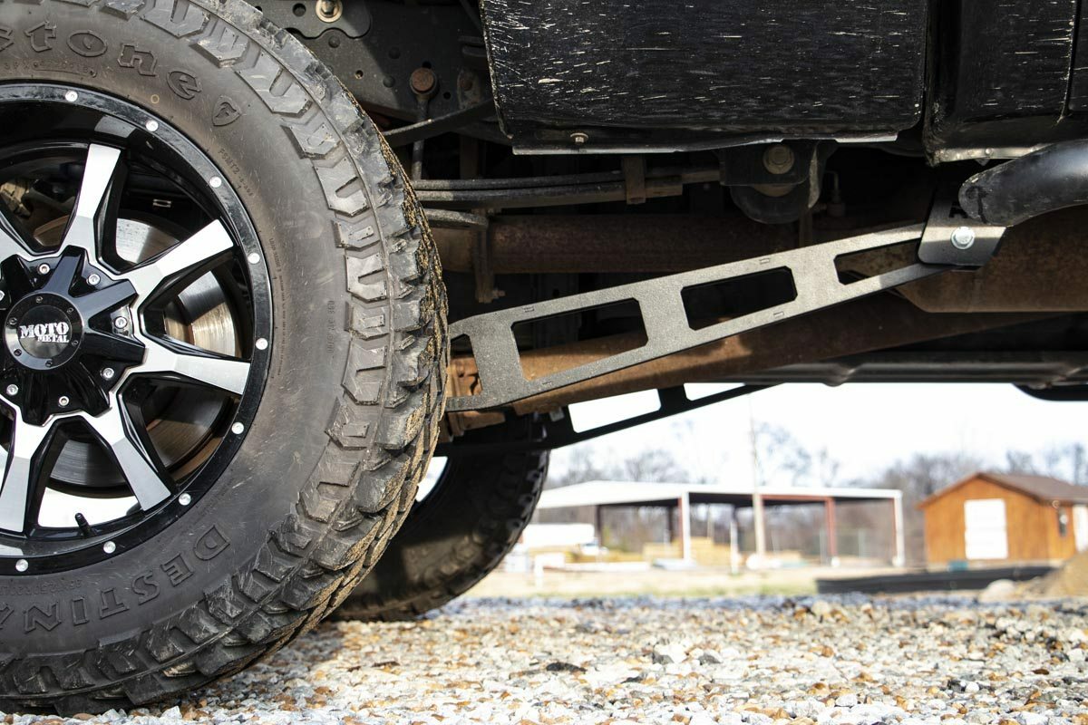 Fits Ford F-250 SD (08-16) Traction Bar Kit; Inverted U-bolts; 0-6"; 51003