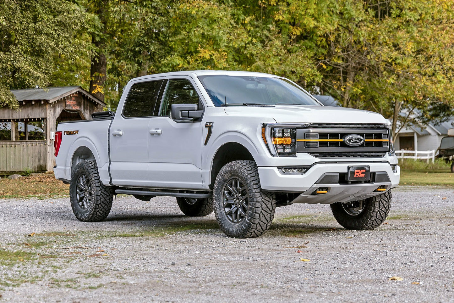 Fits Ford F-150 Tremor 4WD (2021-2024) 2.5 Inch Lift Kit; M1 Struts; 510040