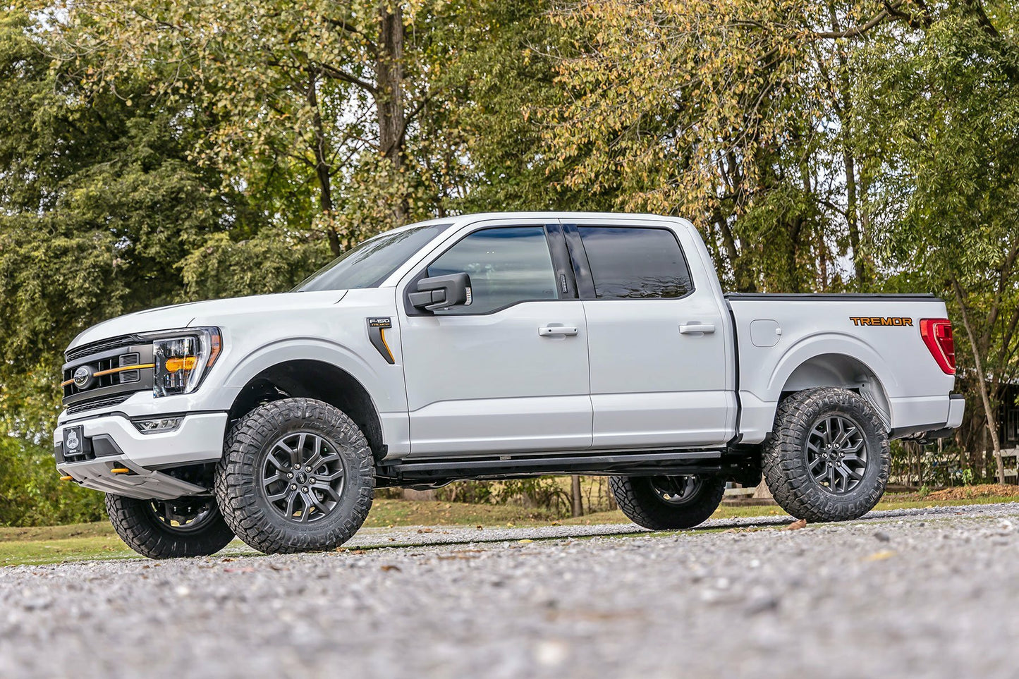 Fits Ford F-150 Tremor 4WD (2021-2024) 2.5 Inch Lift Kit; M1 Struts; 510040