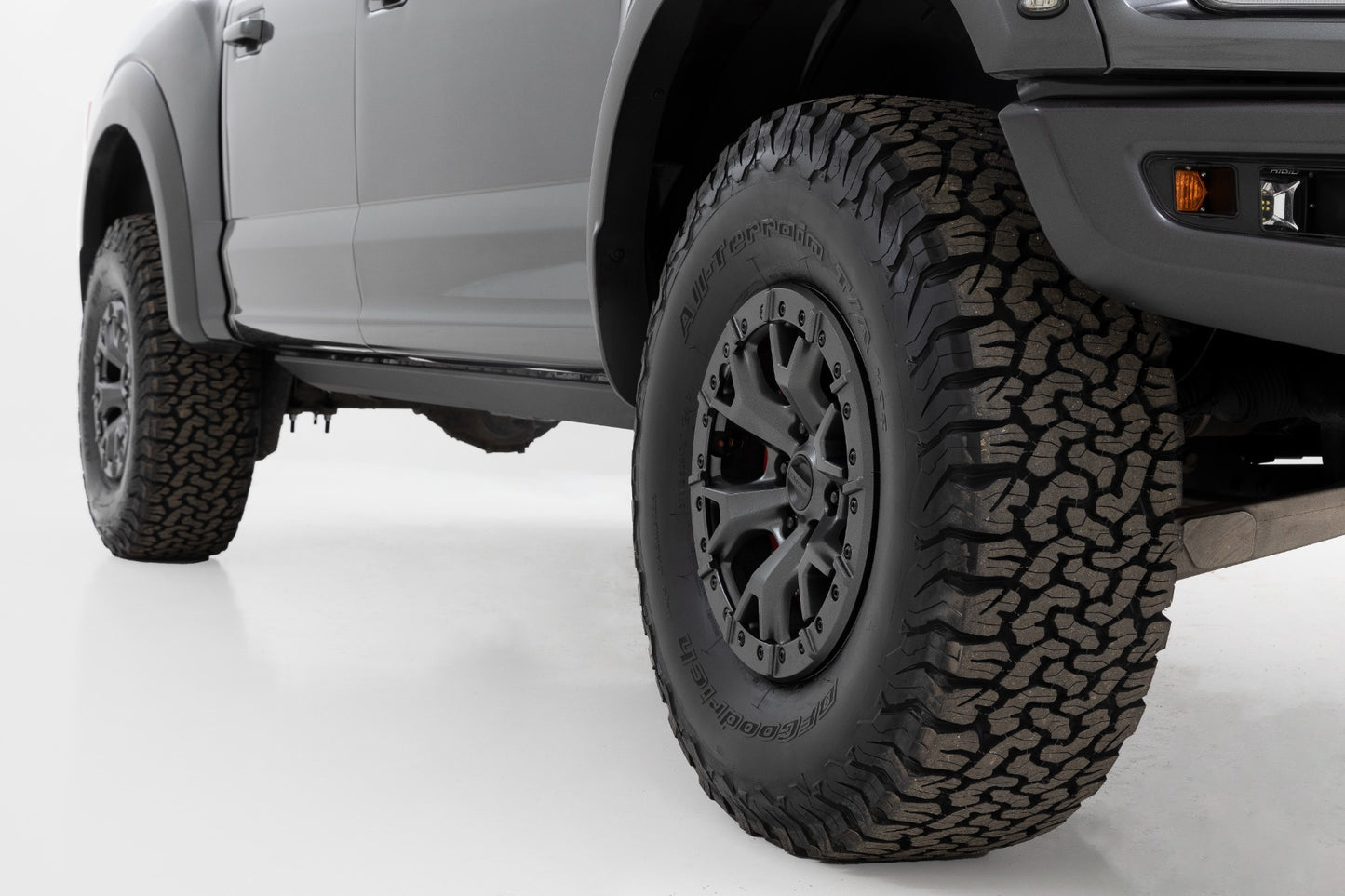 Fits Ford Raptor 4WD (2019-2020) 2.5 Inch Lift Kit; 51031
