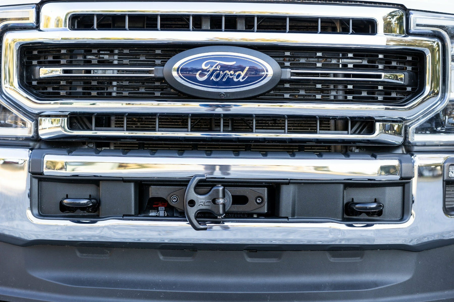 Fits Ford F-250/F-350 Super Duty 2WD/4WD (2020-2022) Hidden Winch Mount; 51119