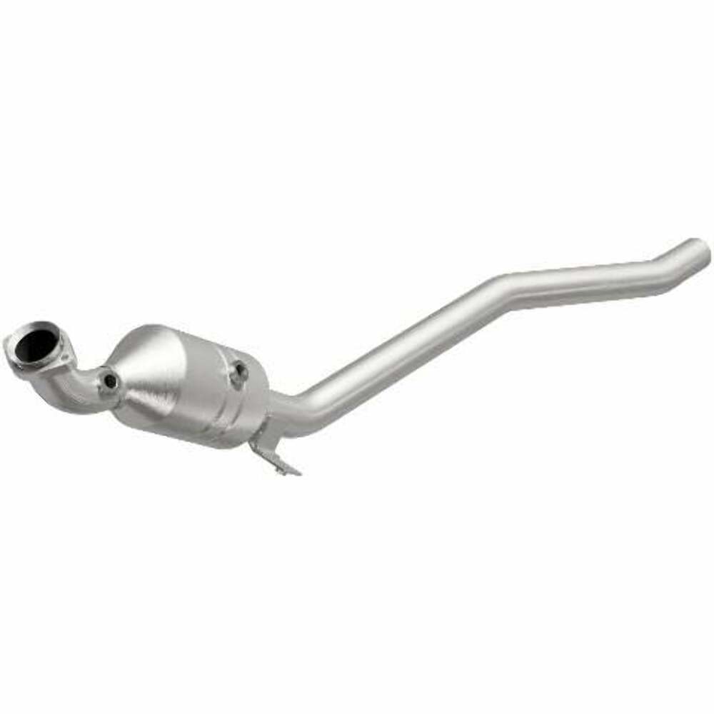 2006-2011 R350 3.5 L Underbody Direct-Fit Catalytic Converter 52177 Magnaflow