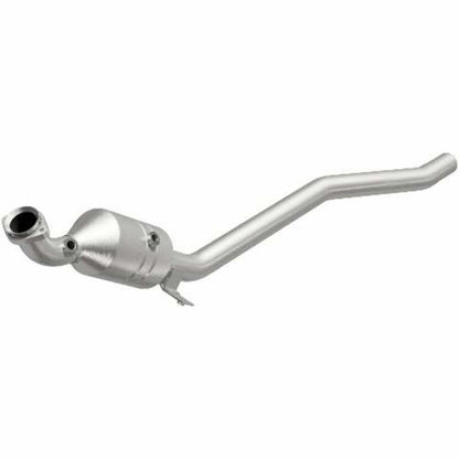 2006-2011 R350 3.5 L Underbody Direct-Fit Catalytic Converter 52177 Magnaflow